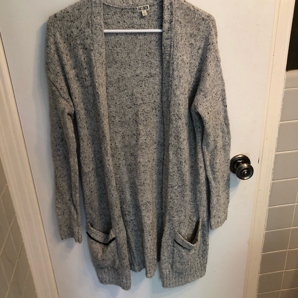 Oversized gray knit cardigan